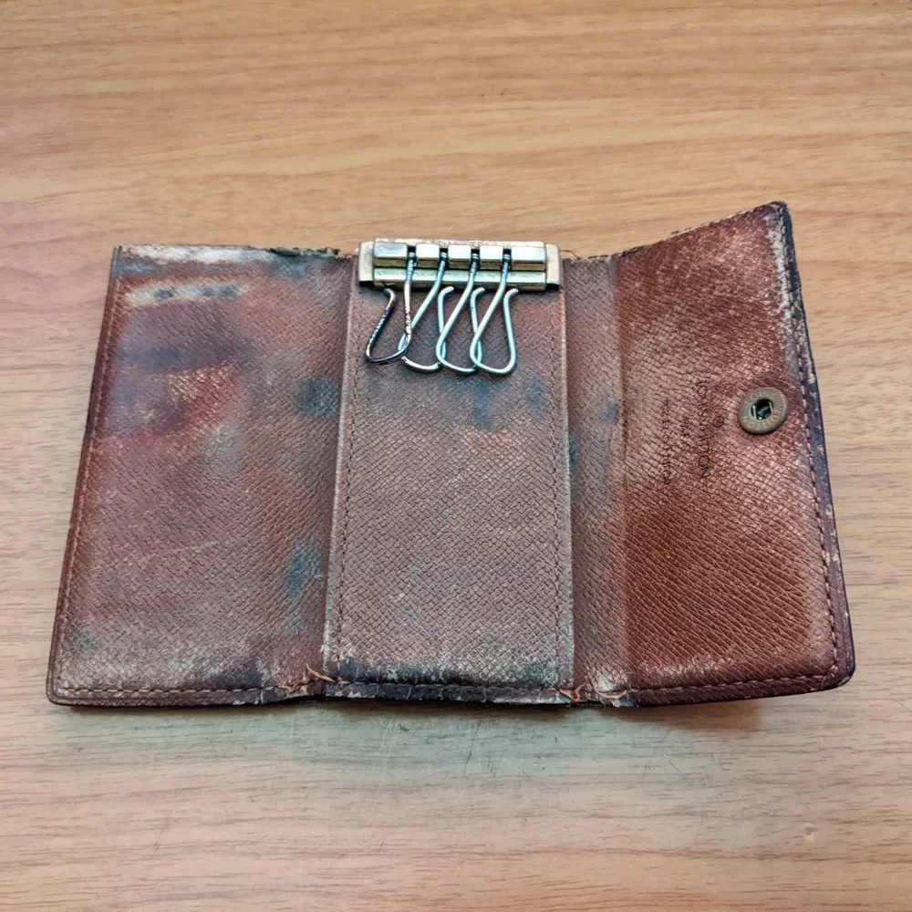 Louis Vuitton Monogram Key Holder/Wallet #1357💥PRICE DROP💥